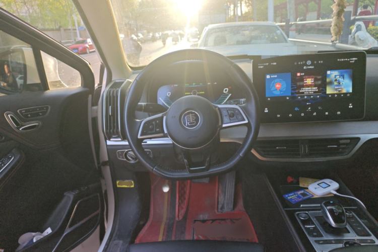 Used BYD Tang New Energy 2019 DM 2.0T All-Wheel Drive Connected Innovation Edition 7 Seats China VI Standard Steering Wheel