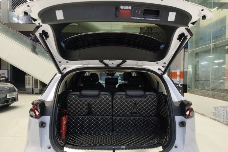 Used BYD Tang New Energy 2019 DM 2.0T All-Wheel Drive Smart Connectivity Enjoyment Model 7 Seats China VI Standard Trunk