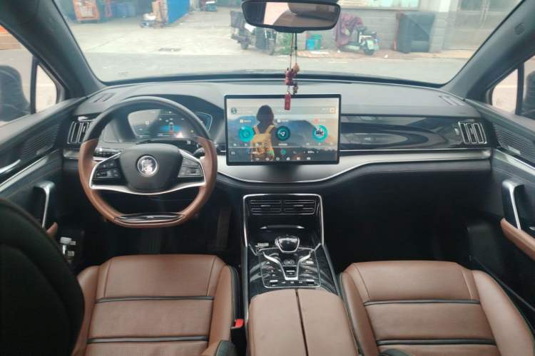 Used BYD Tang New Energy 2020 DM 2.0T Dual-Engine All-Wheel Drive Prestige 7-Seater China VI Standard Center Console