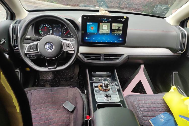 Used BYD Tang New Energy 2020 DM 2.0T Dual-Engine All-Wheel Drive Prestige 7-Seater China VI Standard Center Console