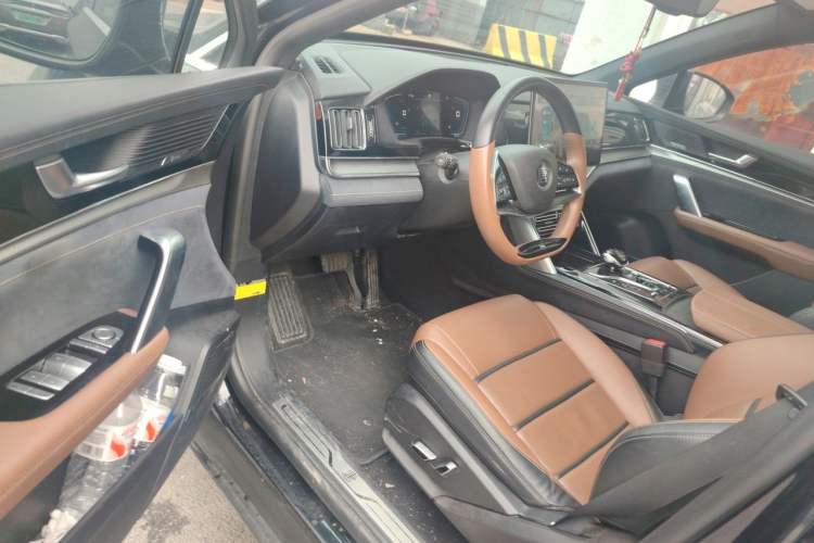 Used BYD Tang New Energy 2020 DM 2.0T Dual-Engine All-Wheel Drive Prestige 7-Seater China VI Standard Driver Seat