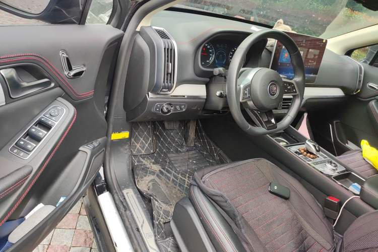 Used BYD Tang New Energy 2020 DM 2.0T Dual-Engine All-Wheel Drive Prestige 7-Seater China VI Standard Driver Seat