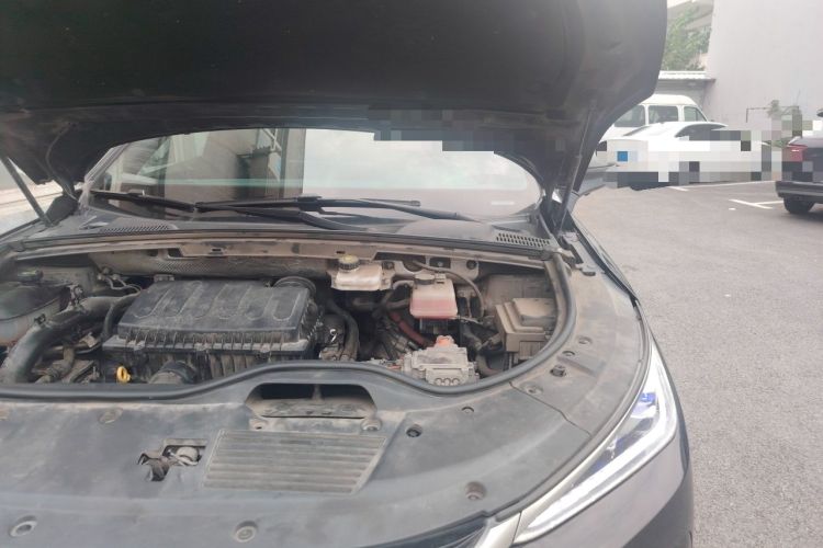 Used BYD Tang New Energy 2020 DM 2.0T Dual-Engine All-Wheel Drive Prestige 7-Seater China VI Standard Engine Bay Left