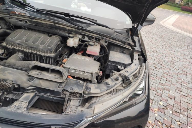 Used BYD Tang New Energy 2020 DM 2.0T Dual-Engine All-Wheel Drive Prestige 7-Seater China VI Standard Engine Bay Left