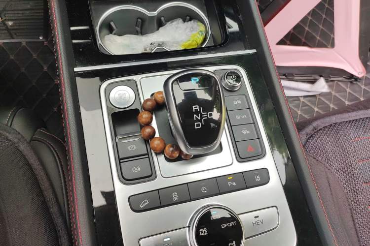 Used BYD Tang New Energy 2020 DM 2.0T Dual-Engine All-Wheel Drive Prestige 7-Seater China VI Standard Gear Lever