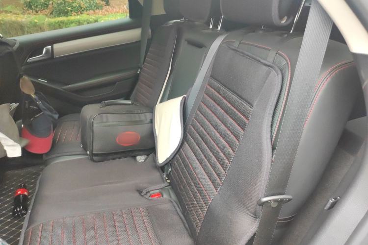 Used BYD Tang New Energy 2020 DM 2.0T Dual-Engine All-Wheel Drive Prestige 7-Seater China VI Standard Left Rear Seat