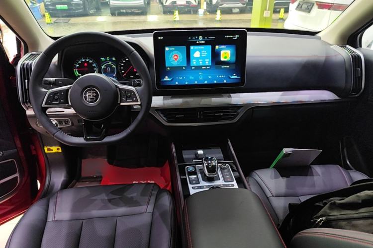 Used BYD Tang New Energy 2020 DM 2.0T Dual-Engine All-Wheel Drive Prestige 7-Seater China VI Standard Center Console