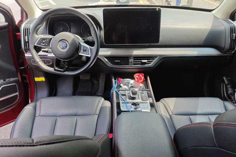 Used BYD Tang New Energy 2020 DM 2.0T Dual-Engine All-Wheel Drive Prestige 7-Seater China VI Standard Center Console