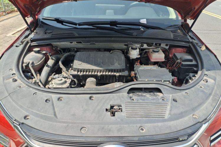 Used BYD Tang New Energy 2020 DM 2.0T Dual-Engine All-Wheel Drive Prestige 7-Seater China VI Standard Engine Bay
