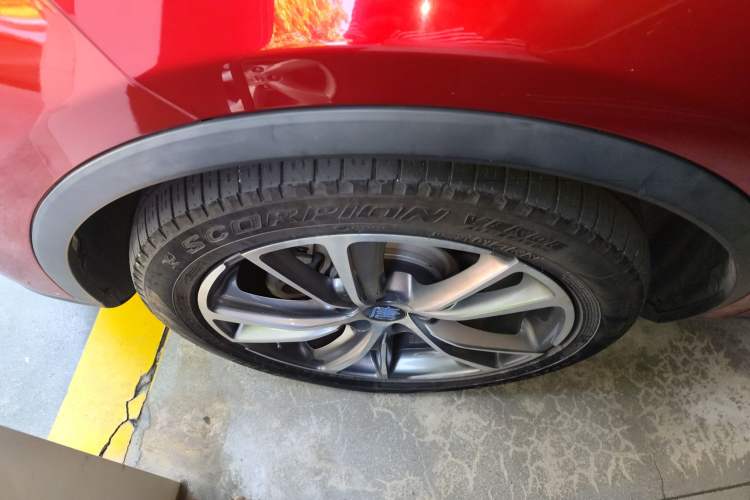Used BYD Tang New Energy 2020 DM 2.0T Dual-Engine All-Wheel Drive Prestige 7-Seater China VI Standard Exterior 7