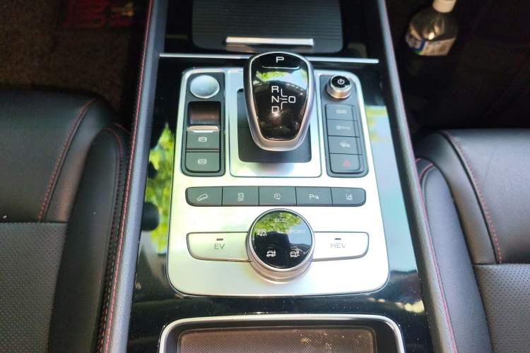Used BYD Tang New Energy 2020 DM 2.0T Dual-Engine All-Wheel Drive Prestige 7-Seater China VI Standard Gear Lever