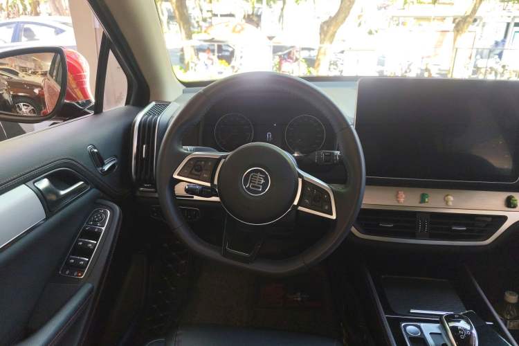 Used BYD Tang New Energy 2020 DM 2.0T Dual-Engine All-Wheel Drive Prestige 7-Seater China VI Standard Interior 1