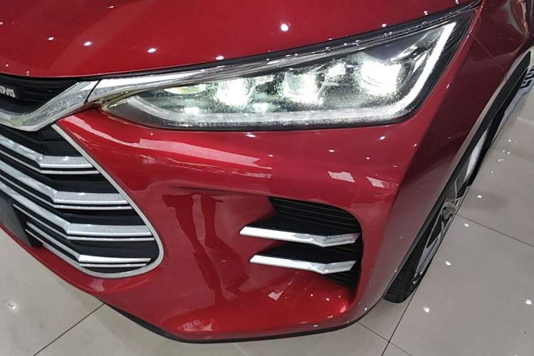 Used BYD Tang New Energy 2020 DM 2.0T Dual-Engine All-Wheel Drive Prestige 7-Seater China VI Standard Left Front Headlight