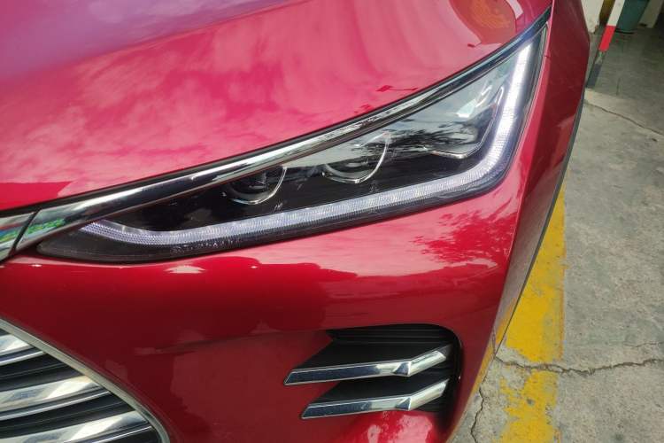 Used BYD Tang New Energy 2020 DM 2.0T Dual-Engine All-Wheel Drive Prestige 7-Seater China VI Standard Left Front Headlight