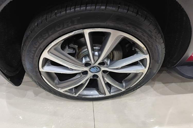 Used BYD Tang New Energy 2020 DM 2.0T Dual-Engine All-Wheel Drive Prestige 7-Seater China VI Standard Right Rear Wheel Hub