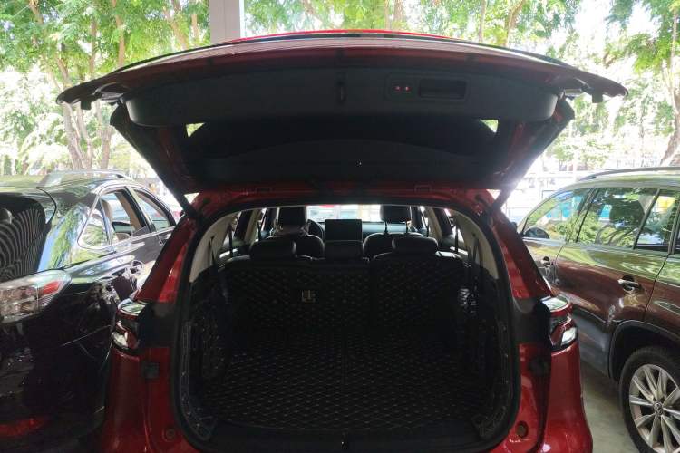 Used BYD Tang New Energy 2020 DM 2.0T Dual-Engine All-Wheel Drive Prestige 7-Seater China VI Standard Trunk