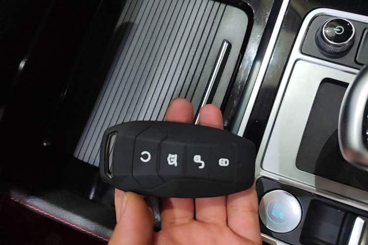 Used BYD Tang New Energy 2020 DM 2.0T Dual-Engine All-Wheel Drive Prestige 7-Seater China VI Standard Vehicle Key