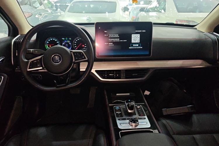 Used BYD Tang New Energy 2020 DM 2.0T Dual-Engine All-Wheel Drive Prestige 7-Seater China VI Standard Center Console
