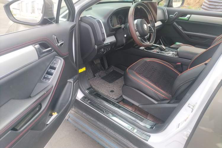 Used BYD Tang New Energy 2020 DM 2.0T Dual-Engine All-Wheel Drive Prestige 7-Seater China VI Standard Driver Seat