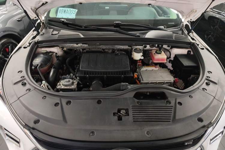 Used BYD Tang New Energy 2020 DM 2.0T Dual-Engine All-Wheel Drive Prestige 7-Seater China VI Standard Engine Bay