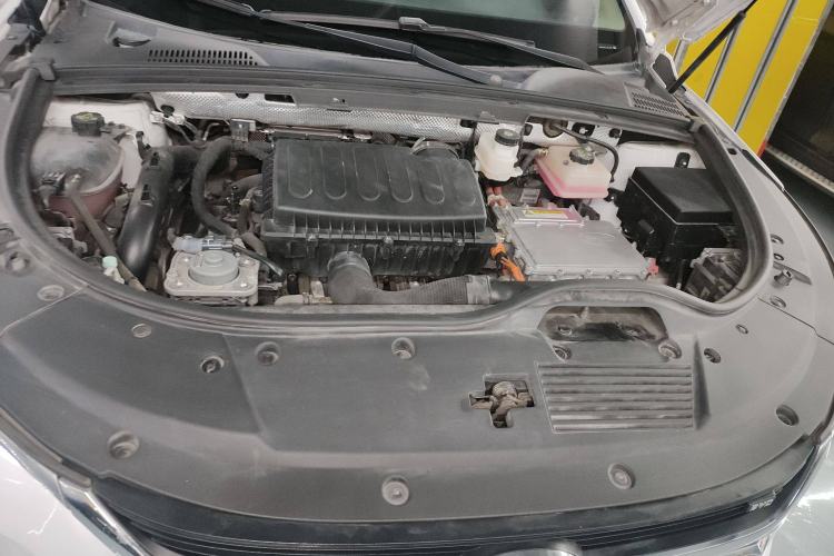 Used BYD Tang New Energy 2020 DM 2.0T Dual-Engine All-Wheel Drive Prestige 7-Seater China VI Standard Engine Bay