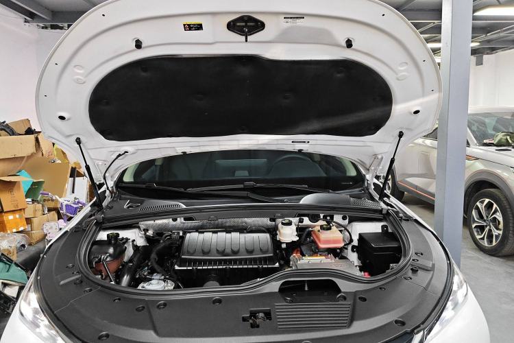 Used BYD Tang New Energy 2020 DM 2.0T Dual-Engine All-Wheel Drive Prestige 7-Seater China VI Standard Engine Bay
