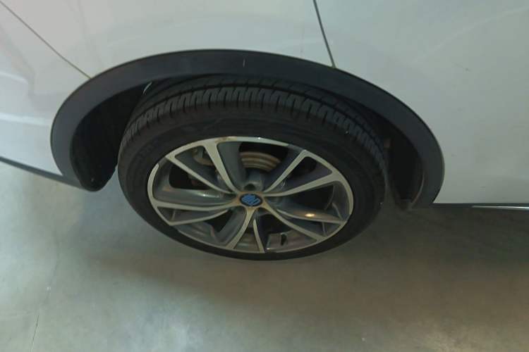 Used BYD Tang New Energy 2020 DM 2.0T Dual-Engine All-Wheel Drive Prestige 7-Seater China VI Standard Exterior 2