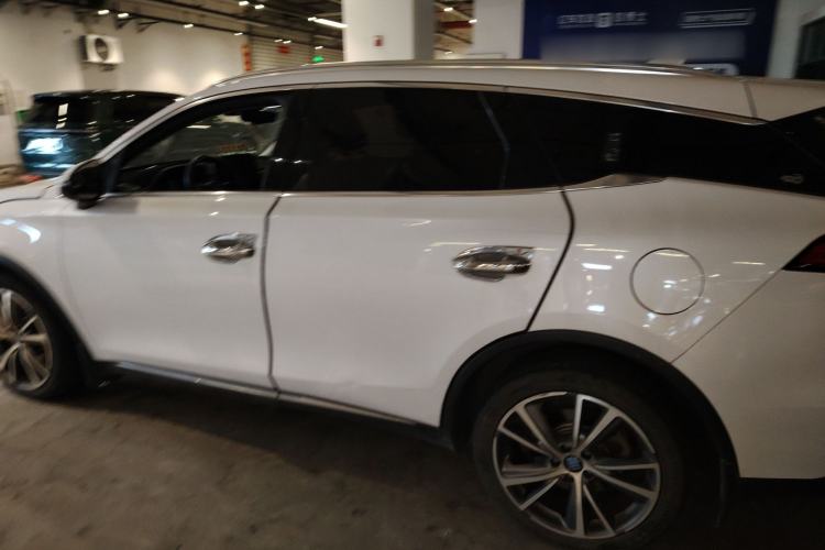 Used BYD Tang New Energy 2020 DM 2.0T Dual-Engine All-Wheel Drive Prestige 7-Seater China VI Standard Exterior 3