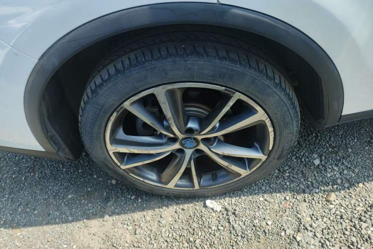 Used BYD Tang New Energy 2020 DM 2.0T Dual-Engine All-Wheel Drive Prestige 7-Seater China VI Standard Exterior 4