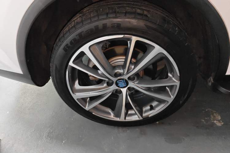 Used BYD Tang New Energy 2020 DM 2.0T Dual-Engine All-Wheel Drive Prestige 7-Seater China VI Standard Exterior 8