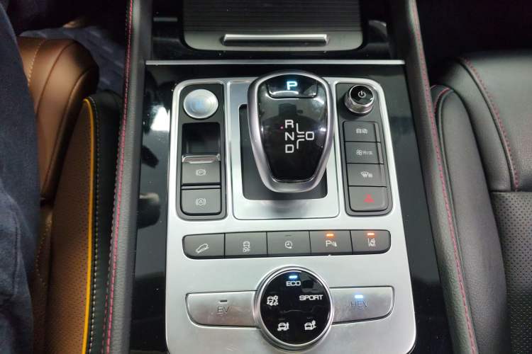 Used BYD Tang New Energy 2020 DM 2.0T Dual-Engine All-Wheel Drive Prestige 7-Seater China VI Standard Gear Lever