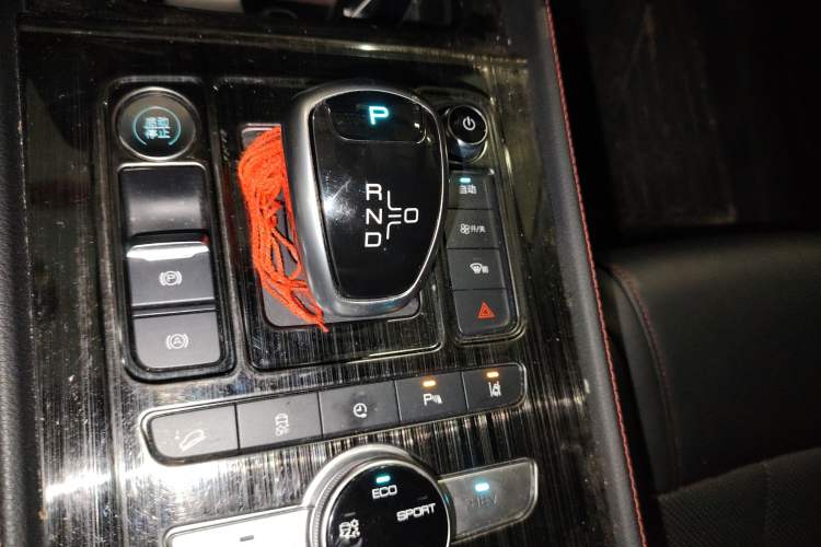 Used BYD Tang New Energy 2020 DM 2.0T Dual-Engine All-Wheel Drive Prestige 7-Seater China VI Standard Gear Lever