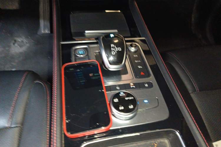 Used BYD Tang New Energy 2020 DM 2.0T Dual-Engine All-Wheel Drive Prestige 7-Seater China VI Standard Gear Lever