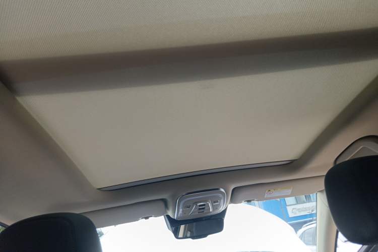 Used BYD Tang New Energy 2020 DM 2.0T Dual-Engine All-Wheel Drive Prestige 7-Seater China VI Standard Headliner
