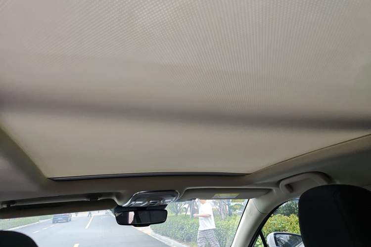 Used BYD Tang New Energy 2020 DM 2.0T Dual-Engine All-Wheel Drive Prestige 7-Seater China VI Standard Headliner
