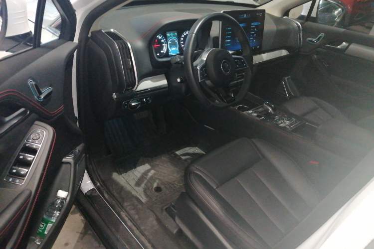Used BYD Tang New Energy 2020 DM 2.0T Dual-Engine All-Wheel Drive Prestige 7-Seater China VI Standard Interior 3
