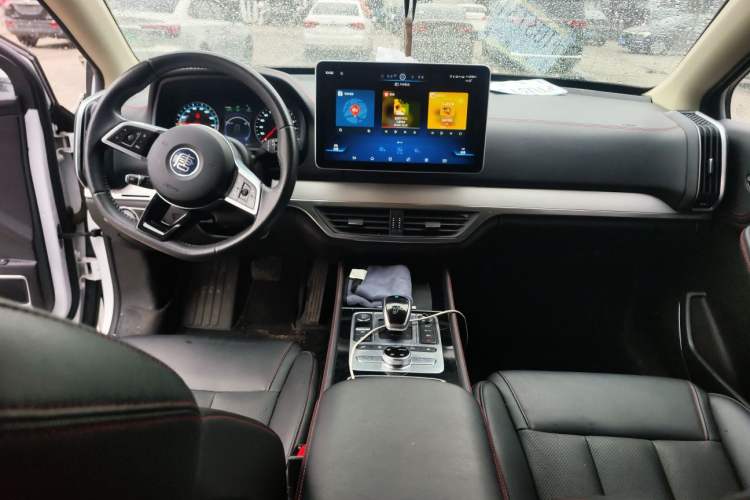 Used BYD Tang New Energy 2020 DM 2.0T Dual-Engine All-Wheel Drive Prestige 7-Seater China VI Standard Interior 3
