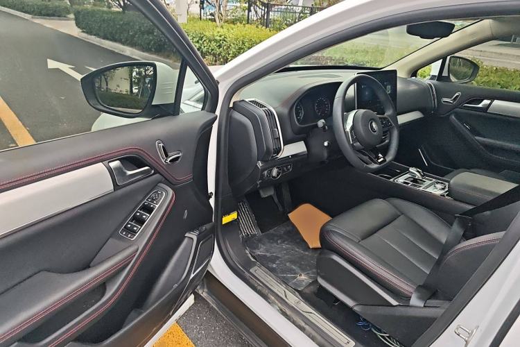Used BYD Tang New Energy 2020 DM 2.0T Dual-Engine All-Wheel Drive Prestige 7-Seater China VI Standard Interior 3
