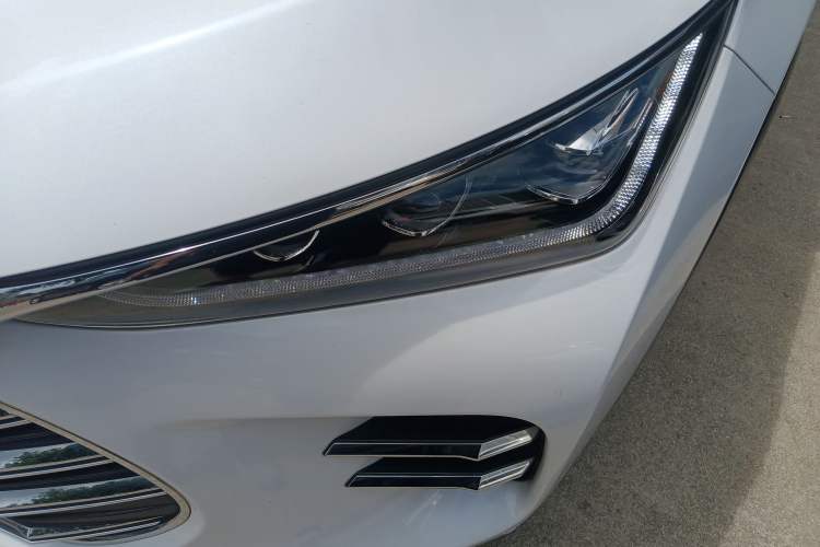 Used BYD Tang New Energy 2020 DM 2.0T Dual-Engine All-Wheel Drive Prestige 7-Seater China VI Standard Left Front Headlight