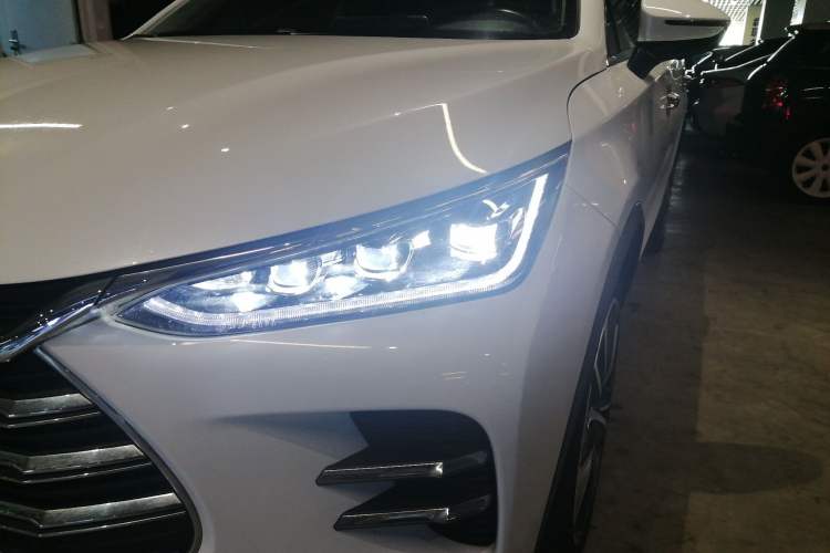 Used BYD Tang New Energy 2020 DM 2.0T Dual-Engine All-Wheel Drive Prestige 7-Seater China VI Standard Left Front Headlight