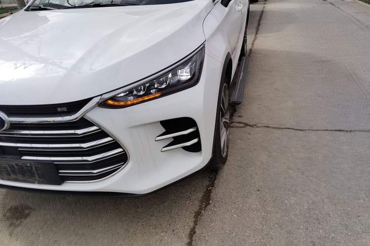 Used BYD Tang New Energy 2020 DM 2.0T Dual-Engine All-Wheel Drive Prestige 7-Seater China VI Standard Left Front Headlight
