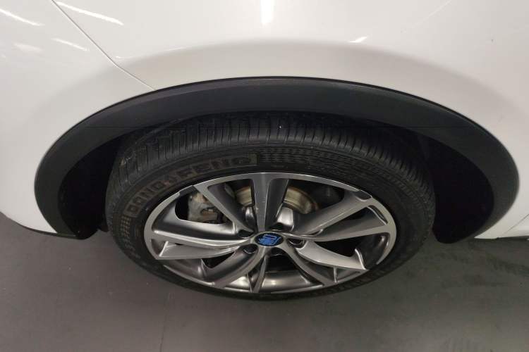 Used BYD Tang New Energy 2020 DM 2.0T Dual-Engine All-Wheel Drive Prestige 7-Seater China VI Standard Left Front Wheel Hub