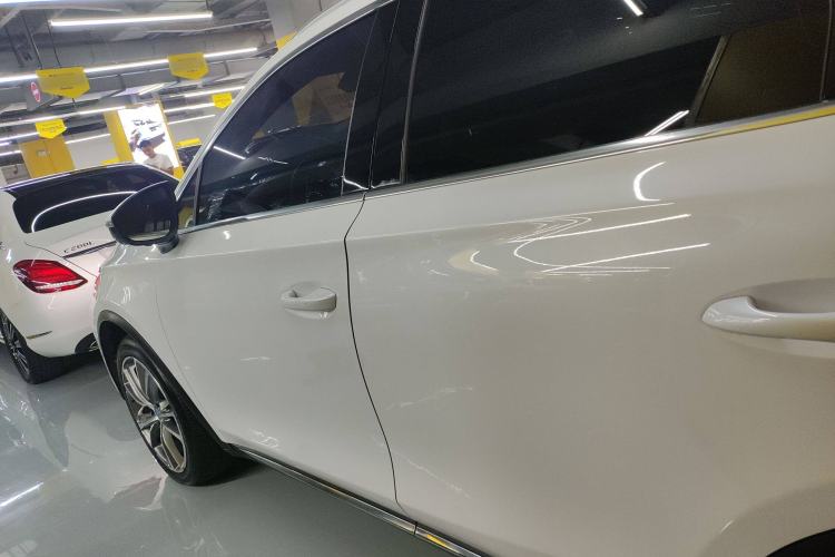 Used BYD Tang New Energy 2020 DM 2.0T Dual-Engine All-Wheel Drive Prestige 7-Seater China VI Standard Left Side