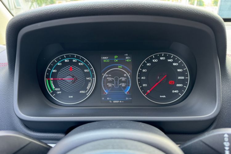 Used BYD Tang New Energy 2020 DM 2.0T Dual-Engine All-Wheel Drive Prestige 7-Seater China VI Standard Odometer Close Up