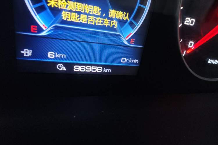 Used BYD Tang New Energy 2020 DM 2.0T Dual-Engine All-Wheel Drive Prestige 7-Seater China VI Standard Odometer Close Up