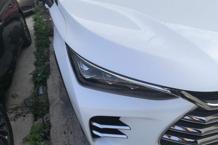Used BYD Tang New Energy 2020 DM 2.0T Dual-Engine All-Wheel Drive Prestige 7-Seater China VI Standard Right Front Headlight