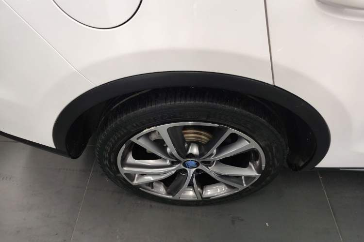 Used BYD Tang New Energy 2020 DM 2.0T Dual-Engine All-Wheel Drive Prestige 7-Seater China VI Standard Right Rear Wheel Hub
