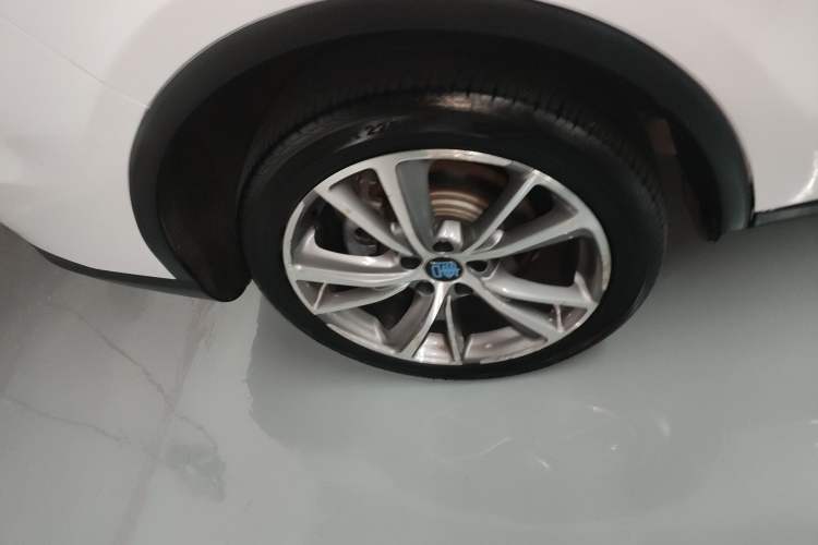 Used BYD Tang New Energy 2020 DM 2.0T Dual-Engine All-Wheel Drive Prestige 7-Seater China VI Standard Right Rear Wheel Hub