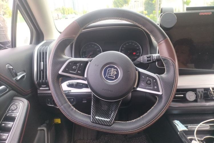 Used BYD Tang New Energy 2020 DM 2.0T Dual-Engine All-Wheel Drive Prestige 7-Seater China VI Standard Steering Wheel