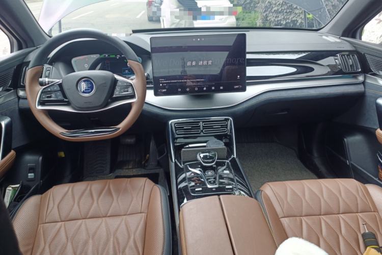 Used BYD Tang New Energy 2021 EV Four-Wheel Drive High-Performance Luxury Model Center Console